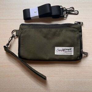 Sipsey Wilder Venture Wallet in Forest Green NWOT